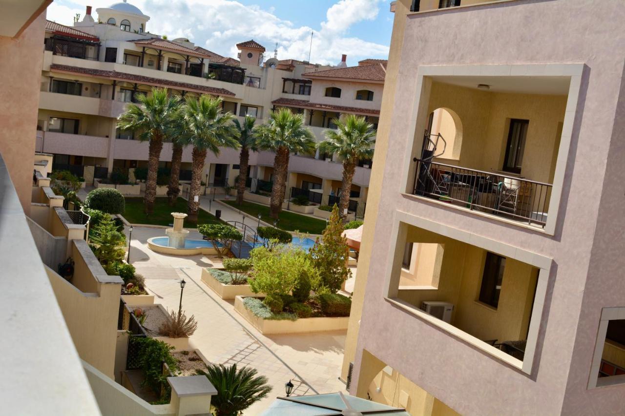 Queens Gardens - Kato Paphos - Next To Kings Ave Mall --- By Yiota Apartment Exterior photo