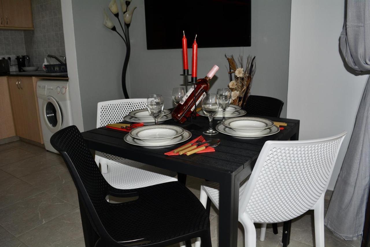 Queens Gardens - Kato Paphos - Next To Kings Ave Mall --- By Yiota Exterior photo