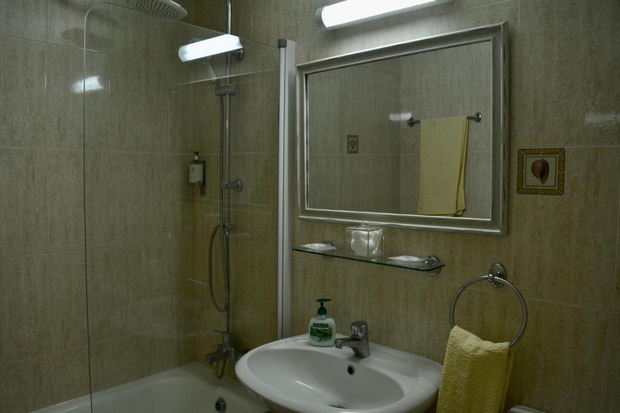 Queens Gardens - Kato Paphos - Next To Kings Ave Mall --- By Yiota Exterior photo